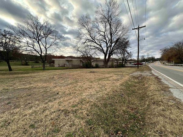 610 Panther Avenue , Yellville, AR 72687