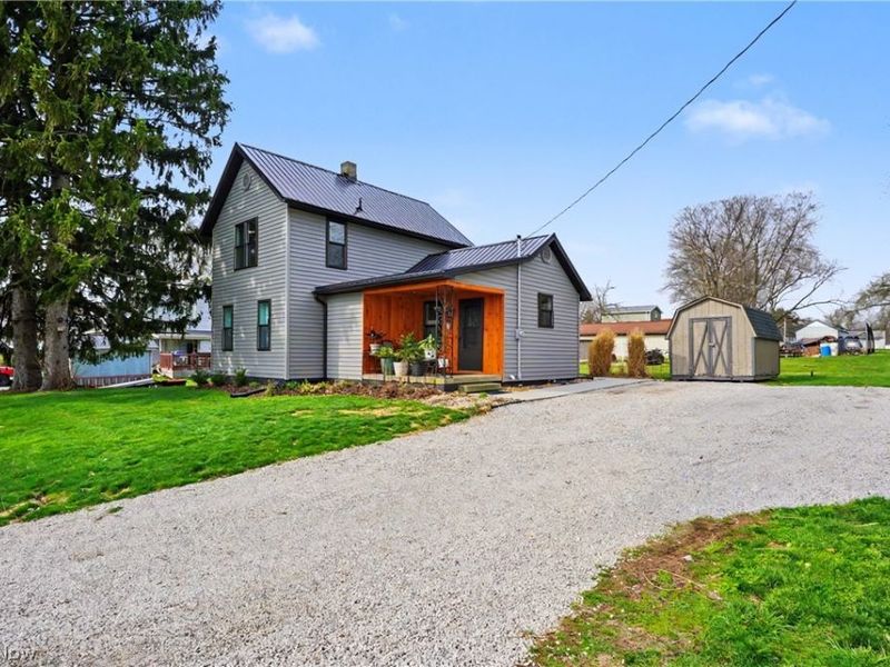 1101 Princehorn Avenue NW, North Lawrence, OH 44669 Photo 1