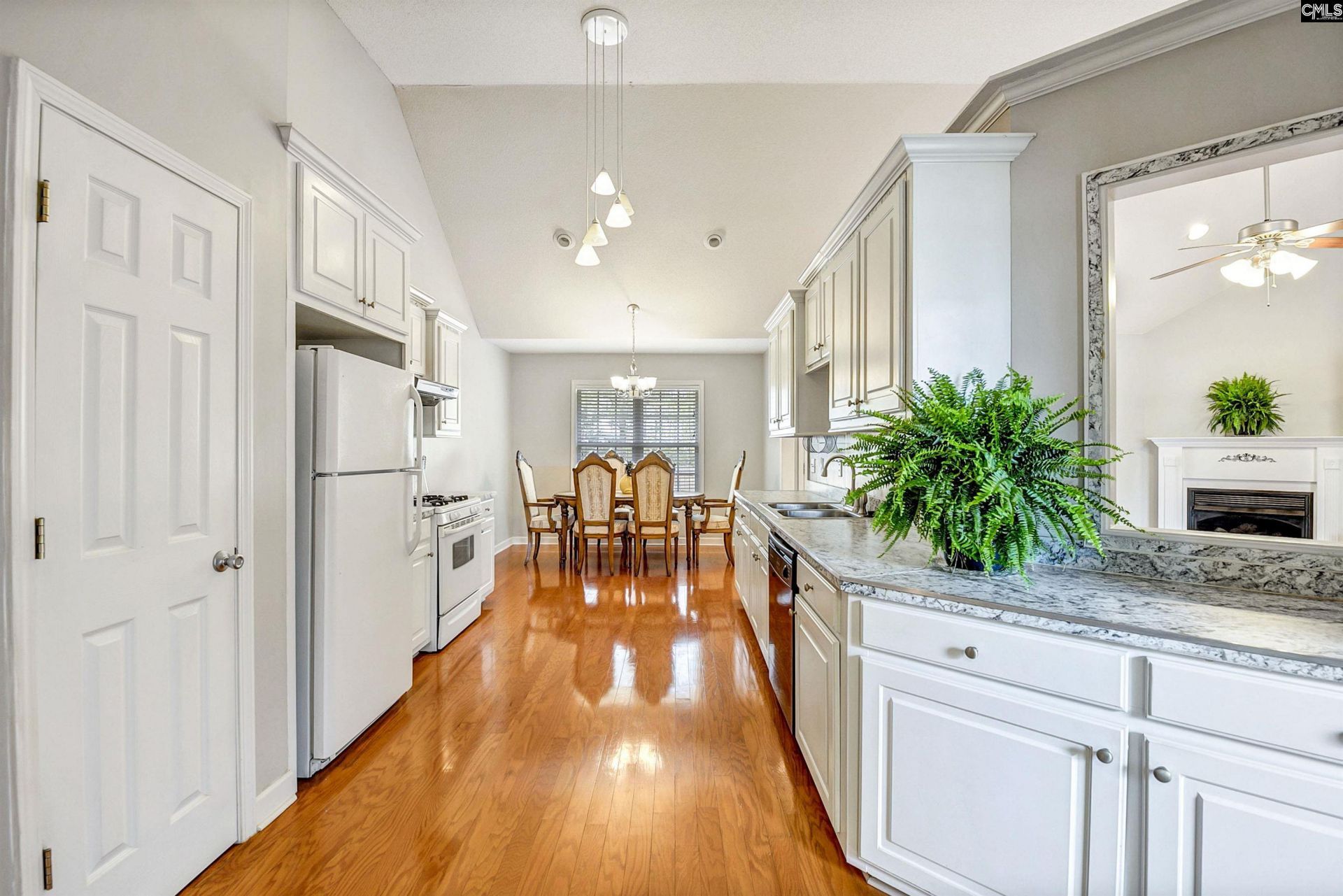 81 Belmont Drive  Photo 12