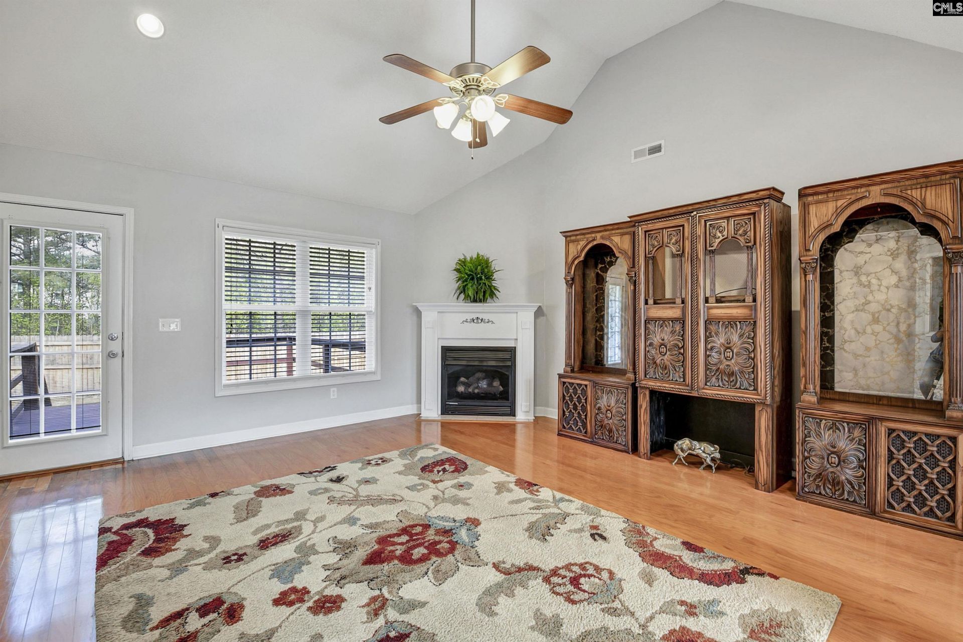 81 Belmont Drive  Photo 9