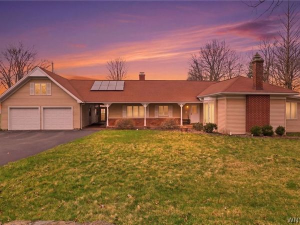 749 Lake Road, Youngstown, NY 14174