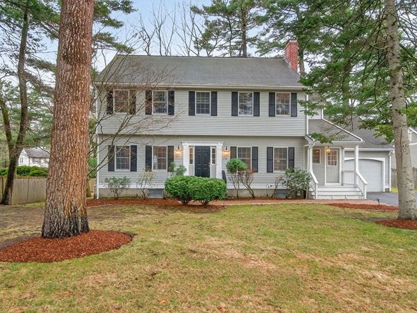 7 Oakdale Ave, Wellesley, MA 02482