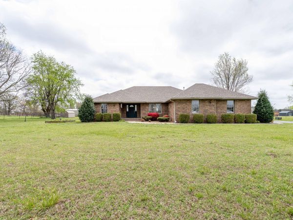 7914 W Farm Road 124, Springfield, MO 65802
