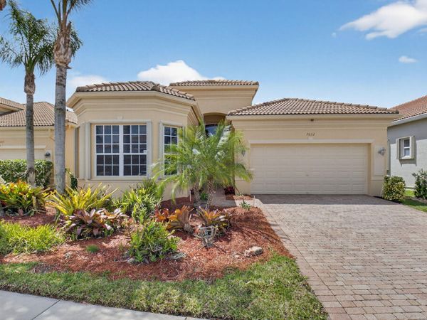 7032 Vivaldi Lane, Delray Beach, FL 33446