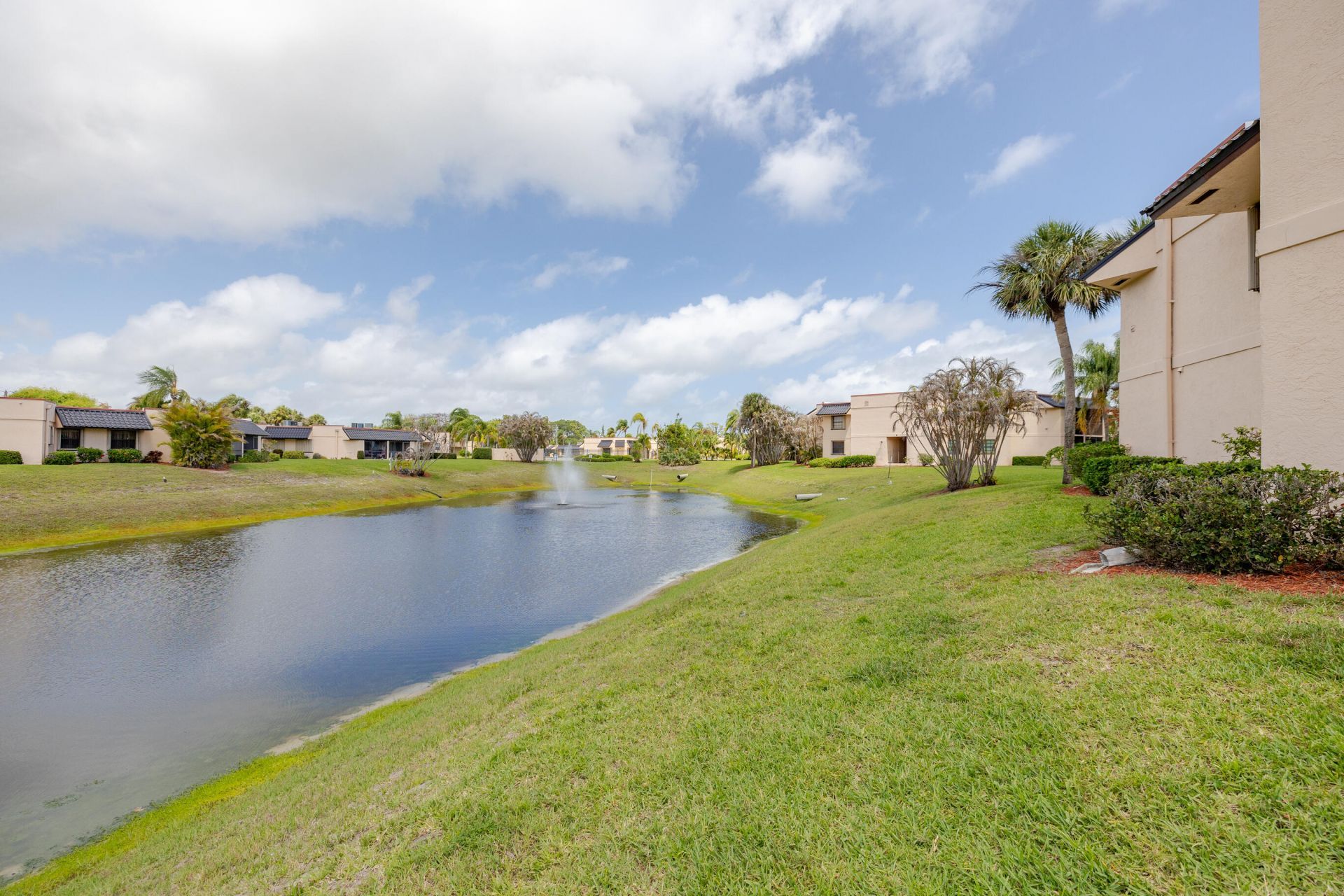 2083 NE Collins Circle, Unit 8-100, Jensen Beach, FL 34957 Photo