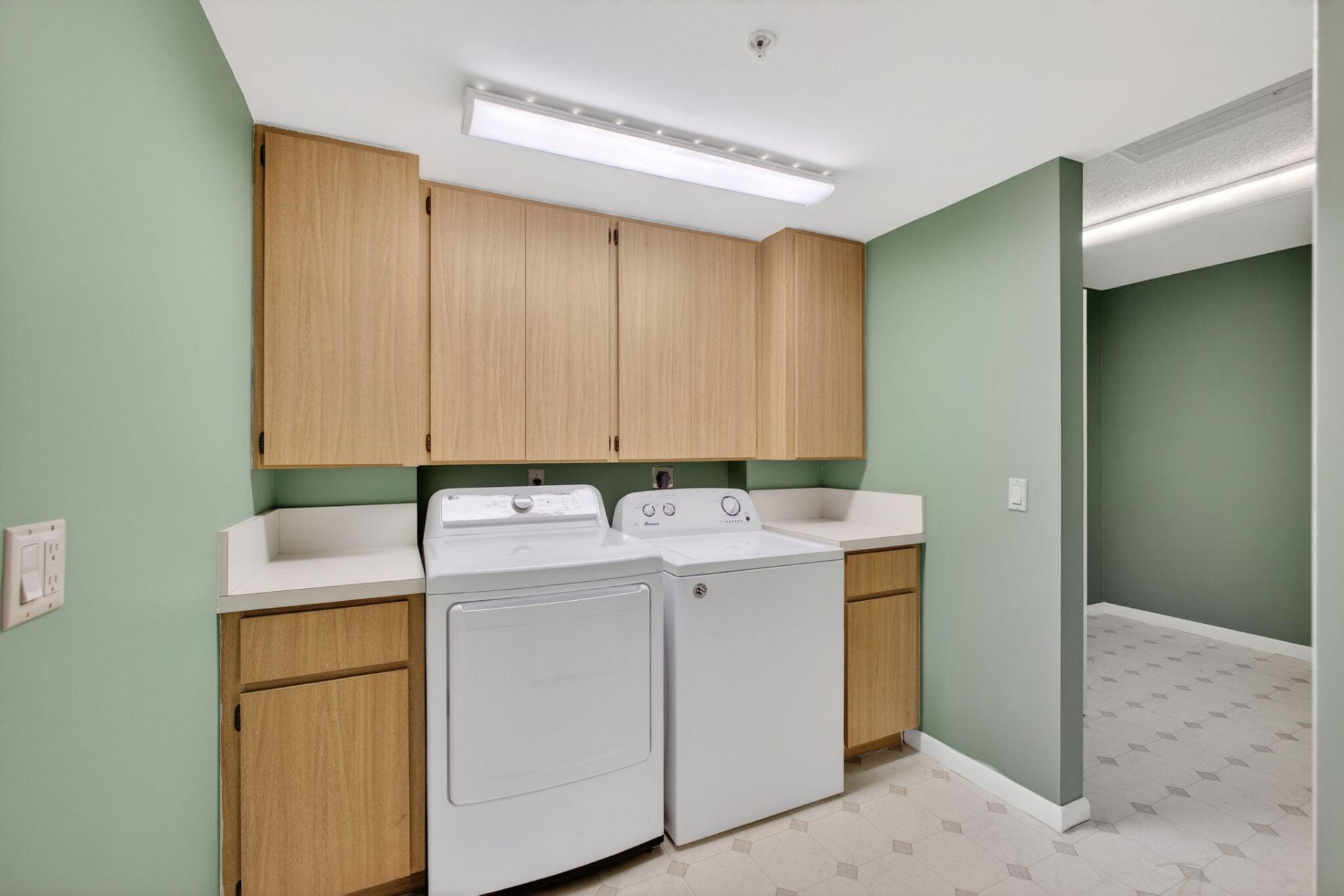 601 Seafarer Circle, Unit 504, Jupiter, FL 33477 Photo