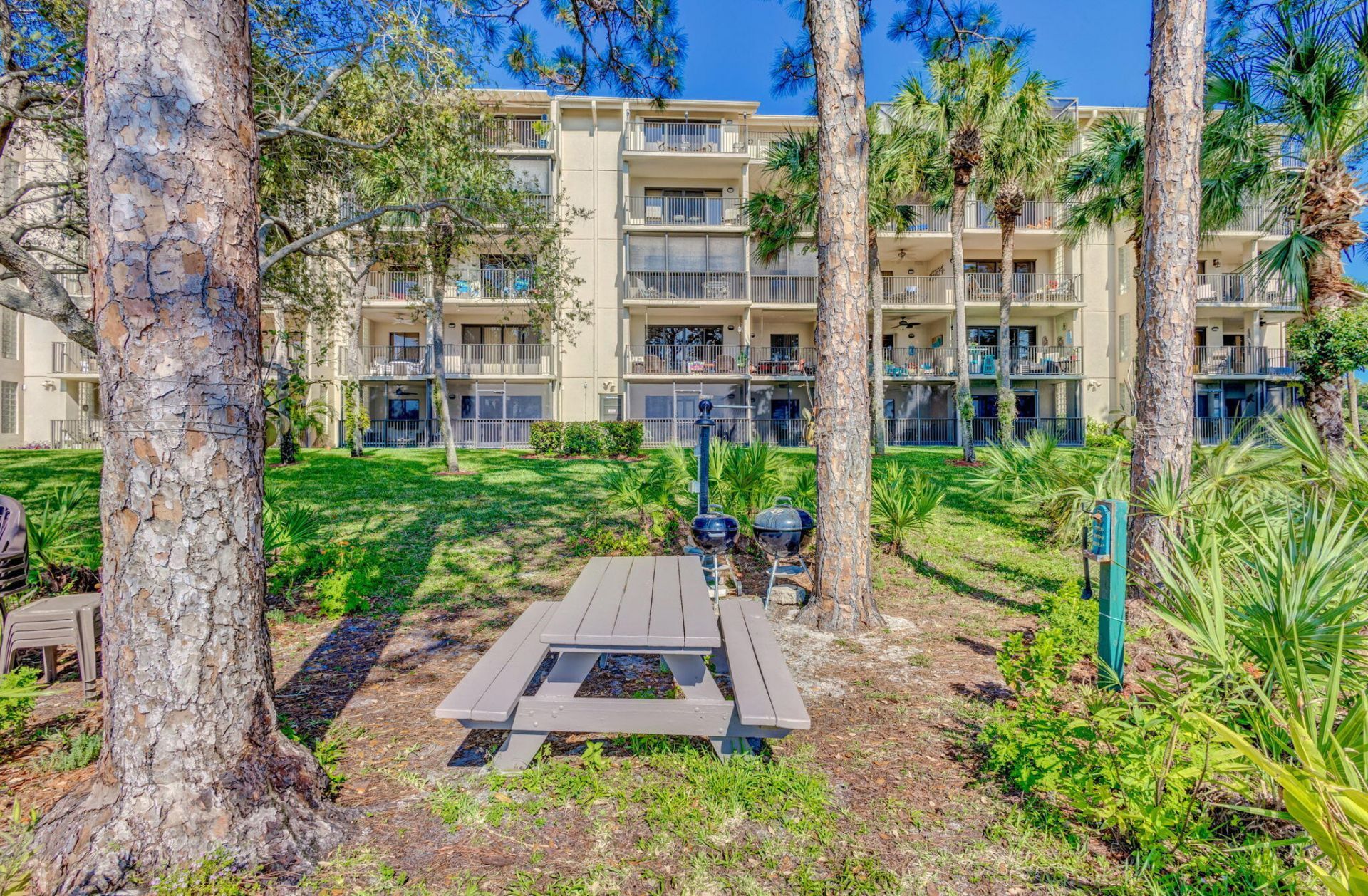 601 Seafarer Circle, Unit 504, Jupiter, FL 33477 Photo