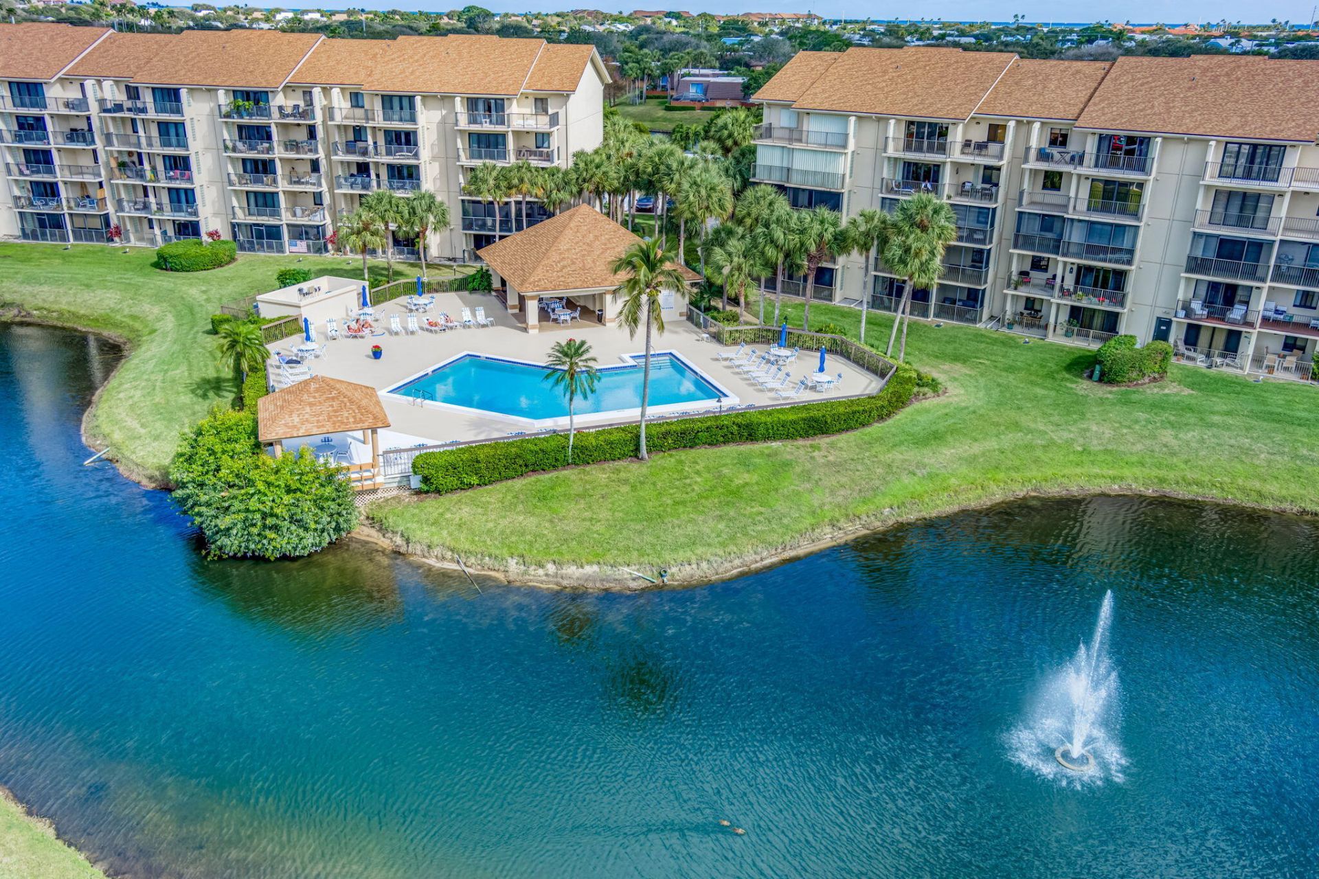 601 Seafarer Circle, Unit 504, Jupiter, FL 33477 Photo