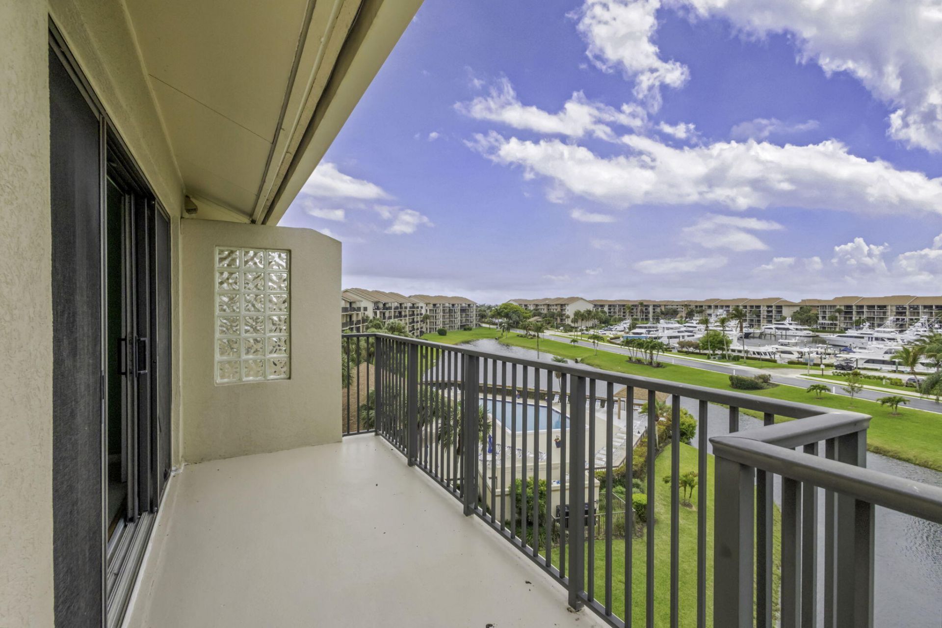 601 Seafarer Circle, Unit 504, Jupiter, FL 33477 Photo