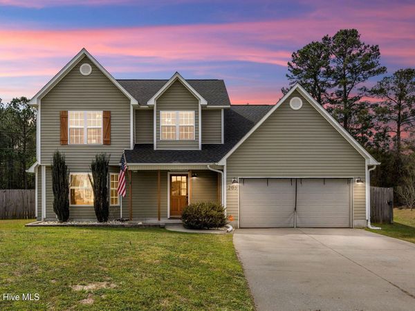 205 Kayla Dawn Court, Maple Hill, NC 28454