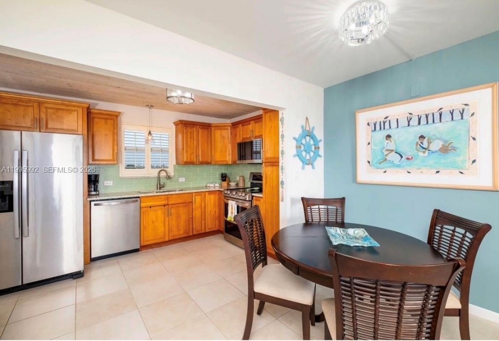 200 Wrenn , Unit 502, Plantation Key, FL 33070 Photo