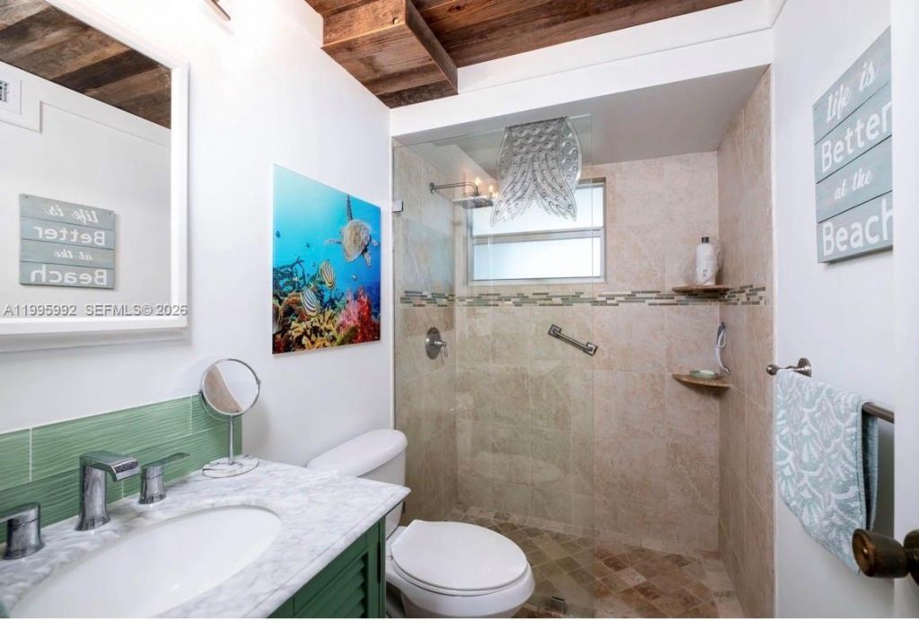 200 Wrenn , Unit 502, Plantation Key, FL 33070 Photo