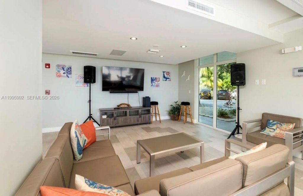 200 Wrenn , Unit 502, Plantation Key, FL 33070 Photo