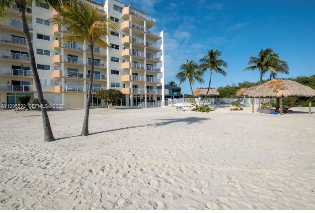 200 Wrenn , Unit 502, Plantation Key, FL 33070 Photo