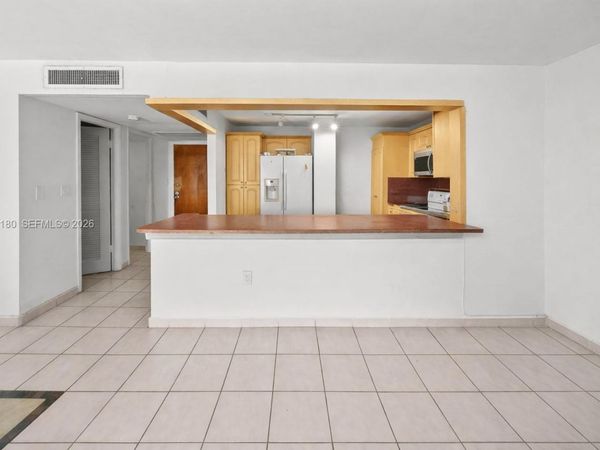 6450 Collins Ave, Unit 205, Miami Beach, FL 33141