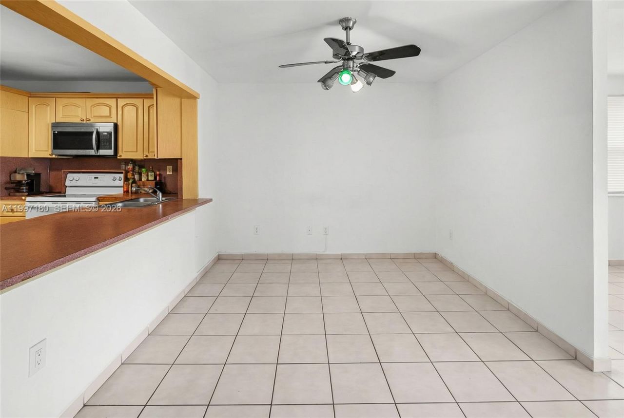 6450 Collins Ave, Unit 205, Miami Beach, FL 33141 Photo