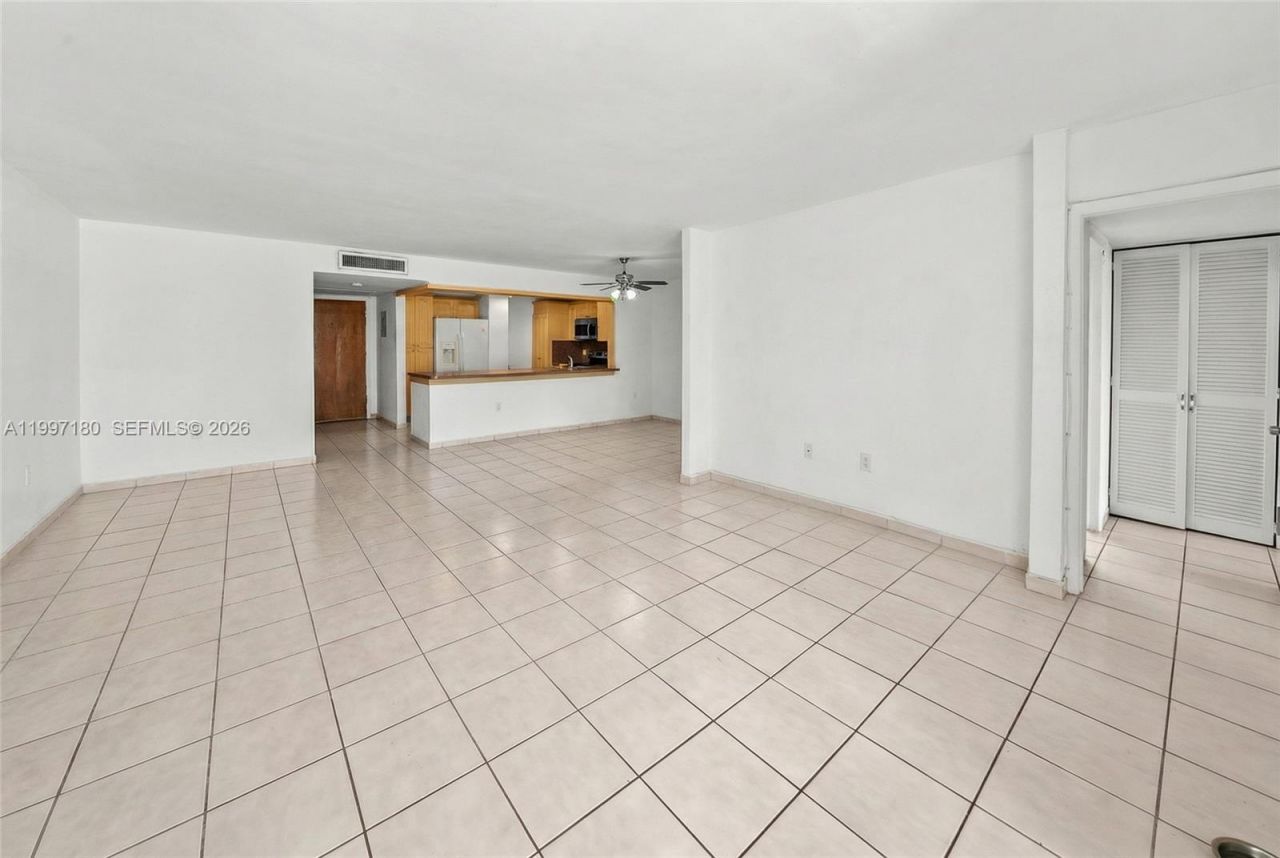 6450 Collins Ave, Unit 205, Miami Beach, FL 33141 Photo