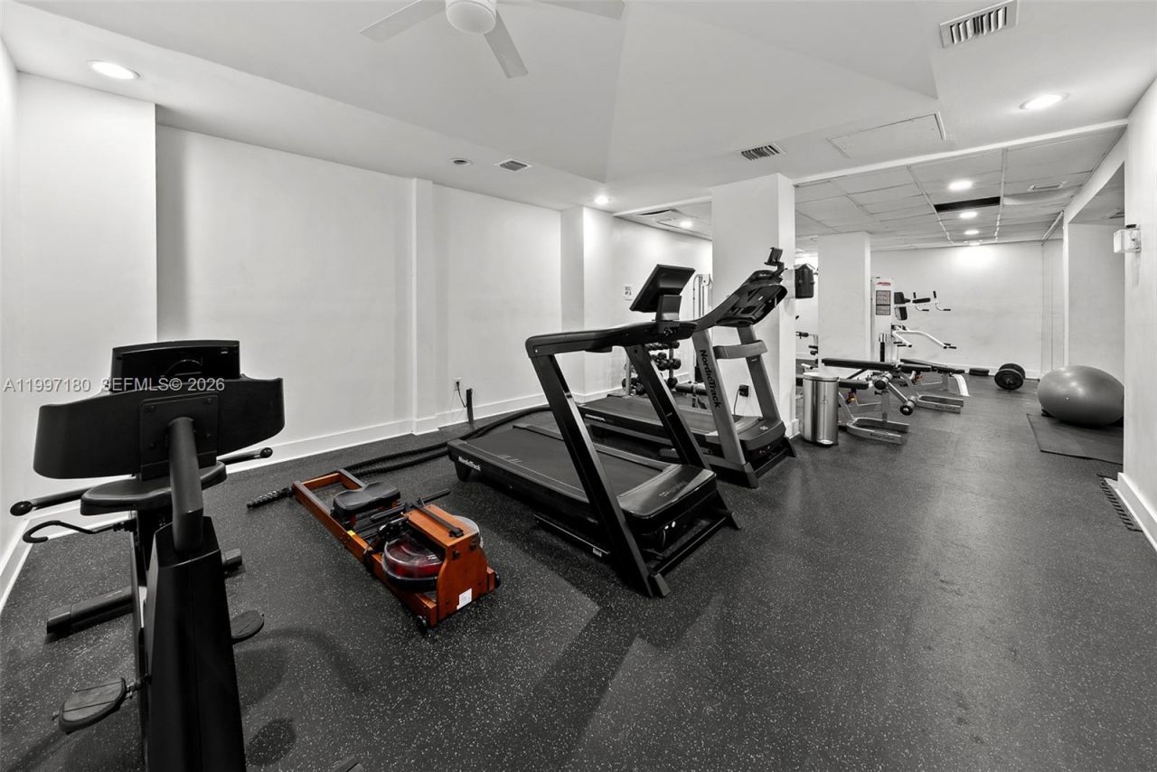 6450 Collins Ave, Unit 205, Miami Beach, FL 33141 Photo