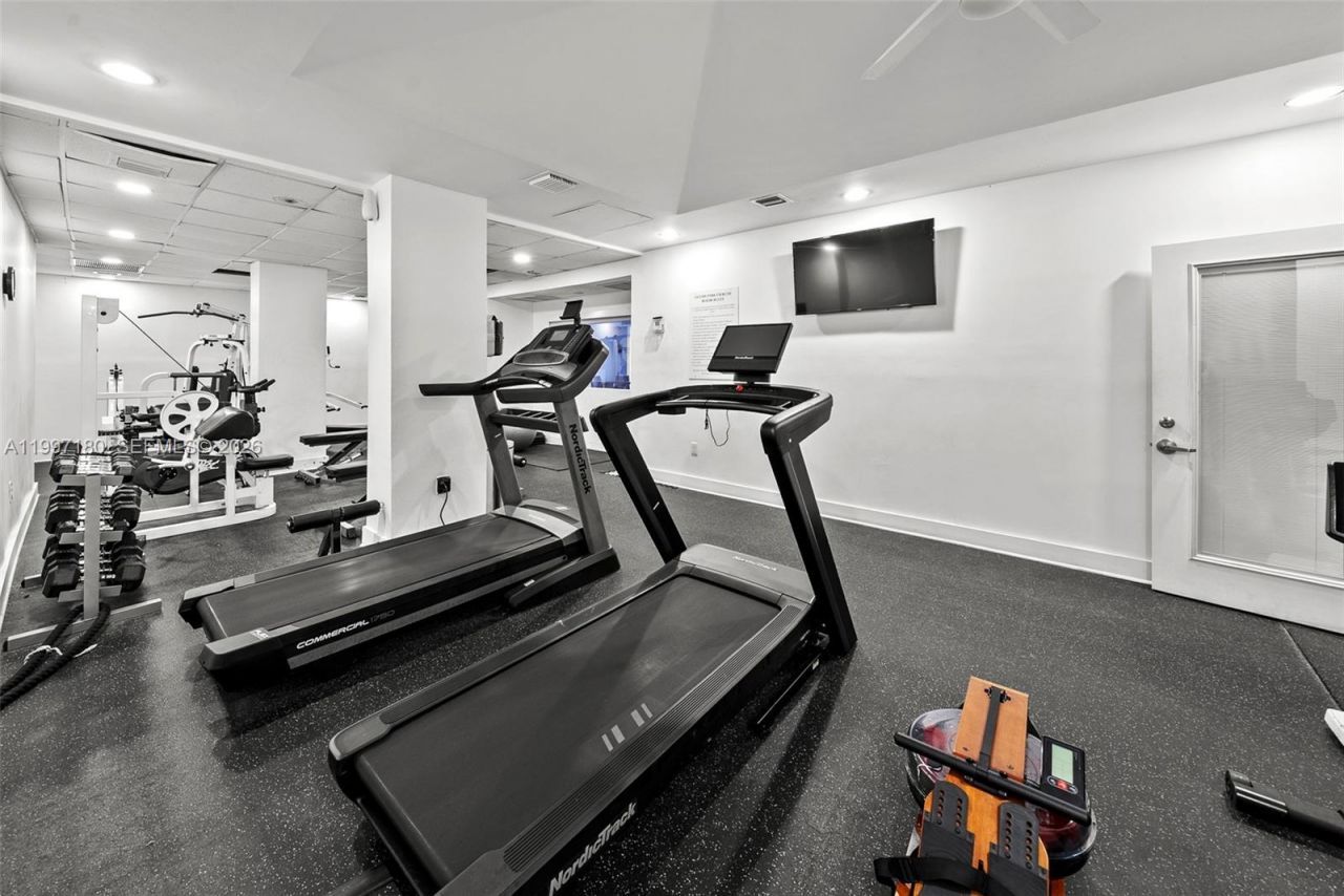 6450 Collins Ave, Unit 205, Miami Beach, FL 33141 Photo