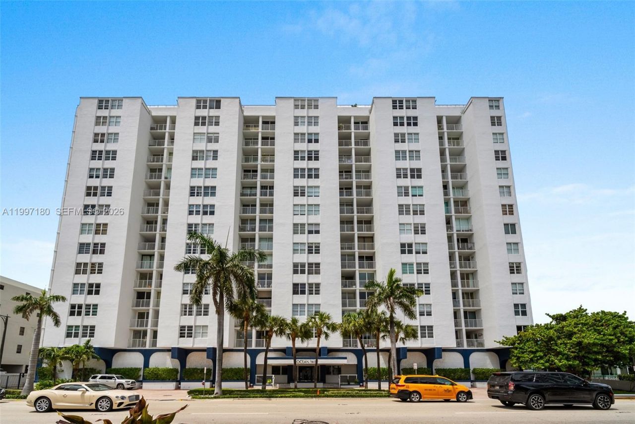 6450 Collins Ave, Unit 205, Miami Beach, FL 33141 Photo