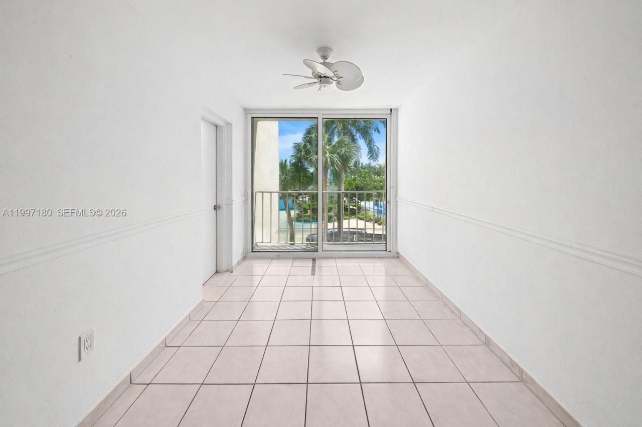 6450 Collins Ave, Unit 205, Miami Beach, FL 33141 Photo