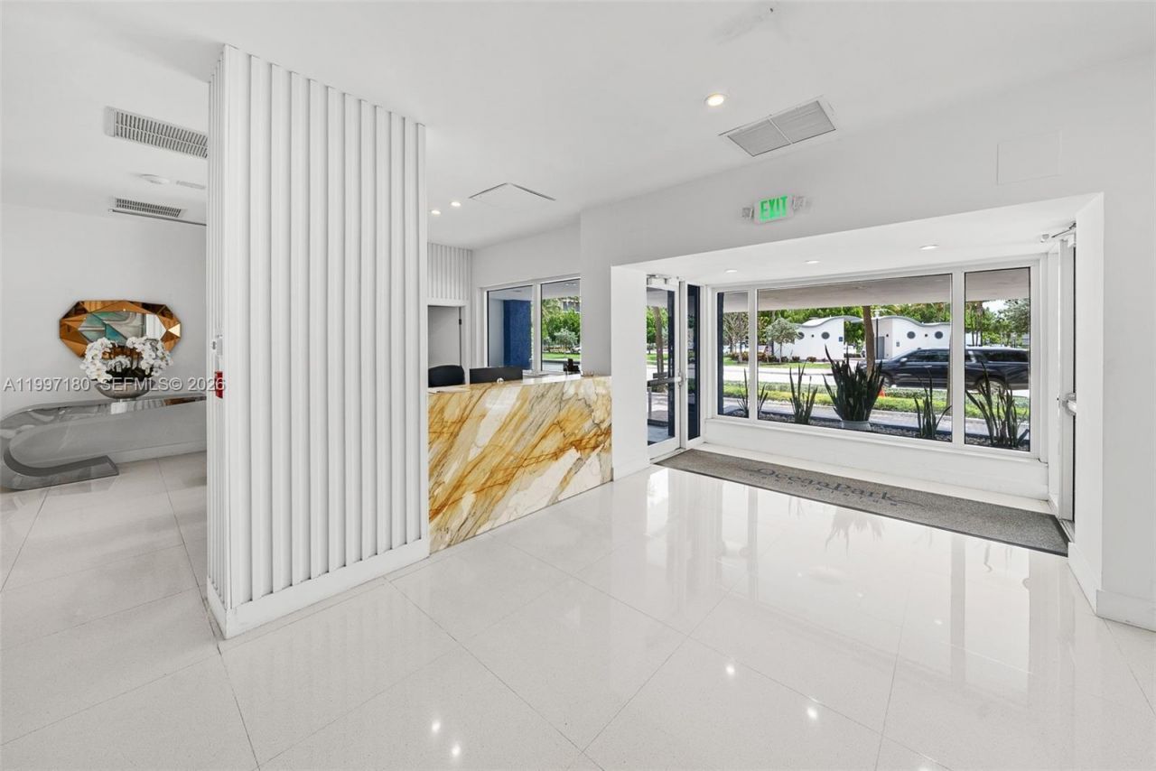 6450 Collins Ave, Unit 205, Miami Beach, FL 33141 Photo
