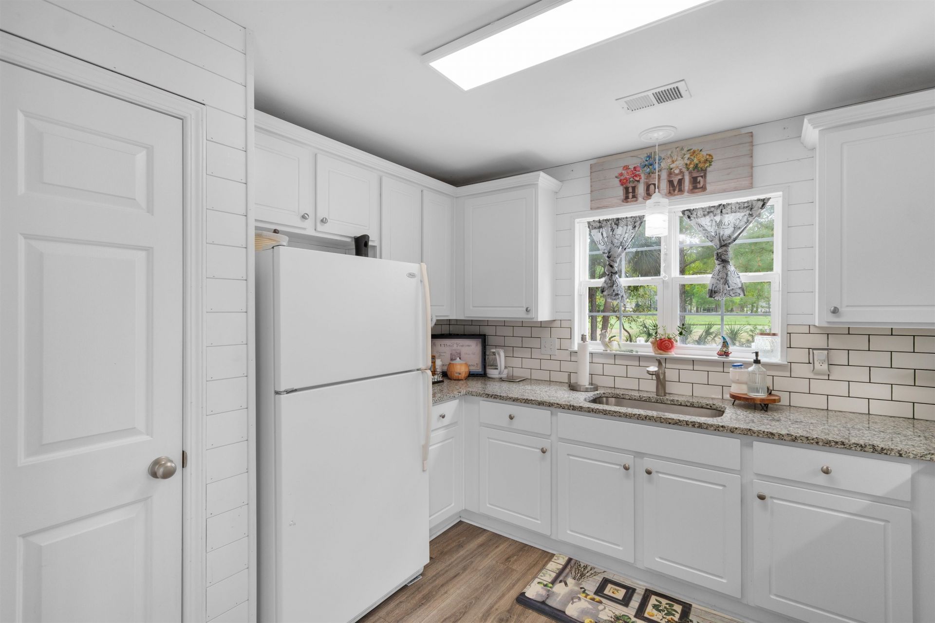 161 Barclay Dr.  Photo 9