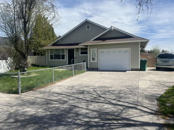 5581 Lockford Drive, Klamath Falls, OR 97603