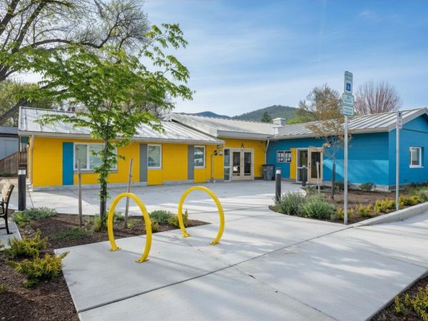 460 Arnos Street, Unit 27, Talent, OR 97540