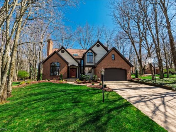 3470 Hunters Crossing, Stow, OH 44224