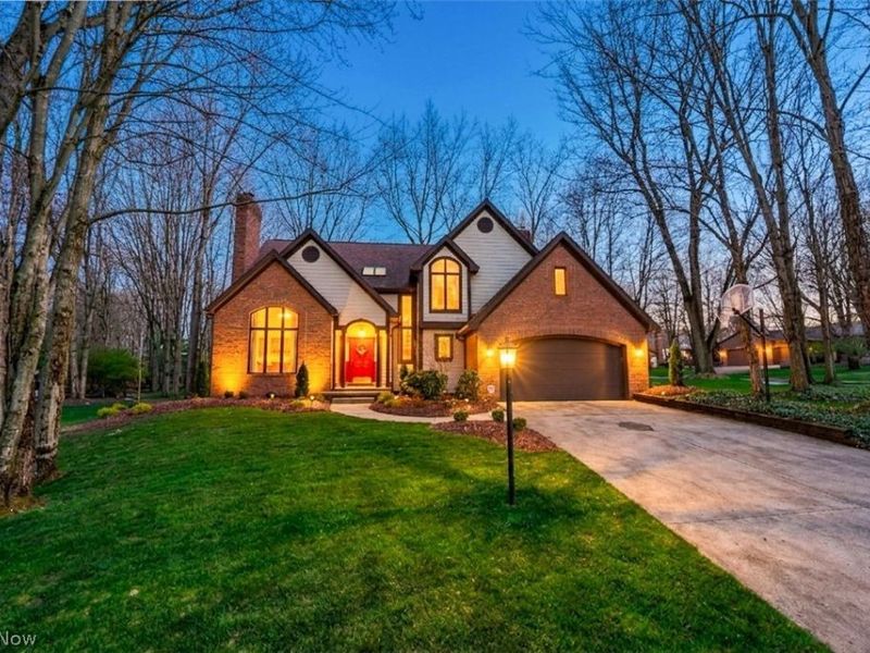 3470 Hunters Crossing, Stow, OH 44224 Photo 2