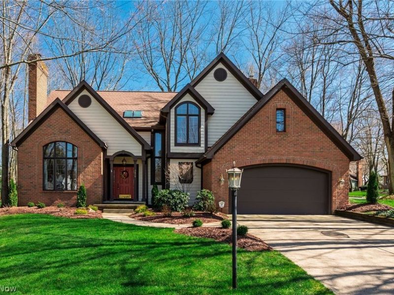 3470 Hunters Crossing, Stow, OH 44224 Photo 3