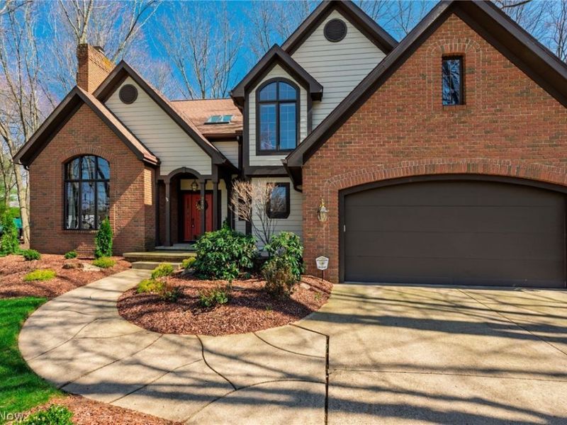 3470 Hunters Crossing, Stow, OH 44224 Photo 4