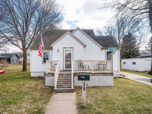 421 E Broadway STREET, Viroqua, WI 54665