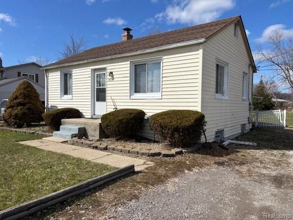 18391 Masonic, Fraser, MI 48026