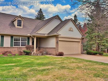 110 Four Seasons Drive, Orion Twp, MI 48360
