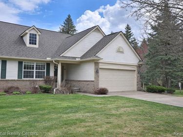 110 Four Seasons Drive, Orion Twp, MI 48360