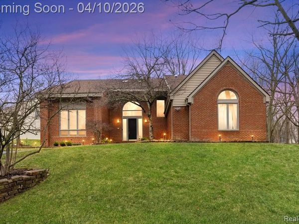 2295 Shore Hill Drive, West Bloomfield Twp, MI 48323