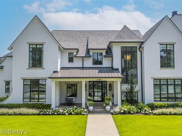 1398 Chesterfield Avenue, Birmingham, MI 48009