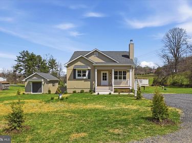 11 SCENIC LANE, FLINT HILL, VA 22627