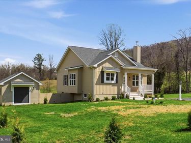 11 SCENIC LANE, FLINT HILL, VA 22627