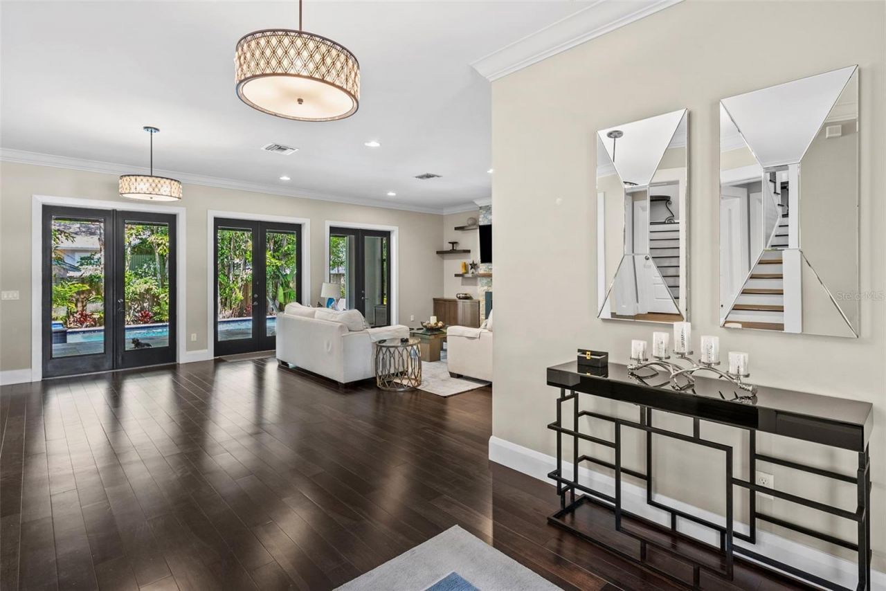 3211 W Bay Villa Avenue, Tampa, FL 33611 Photo