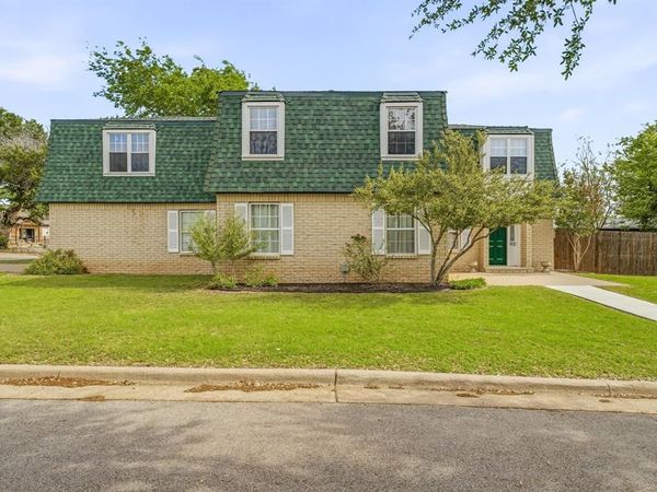 302 Hill Street, Glen Rose, TX 76043