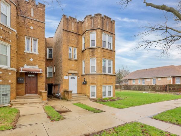 8039 S Marquette Avenue, Chicago, IL 60617