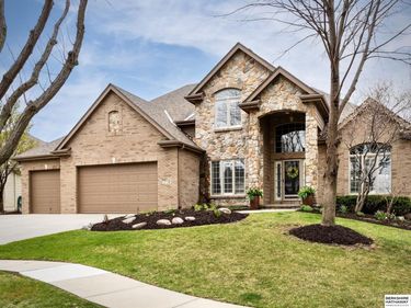 17102 Harney Street , Omaha, NE 68118