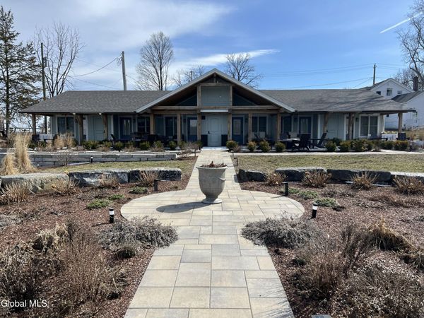 29 Beggs Point Street, Essex, NY 12936