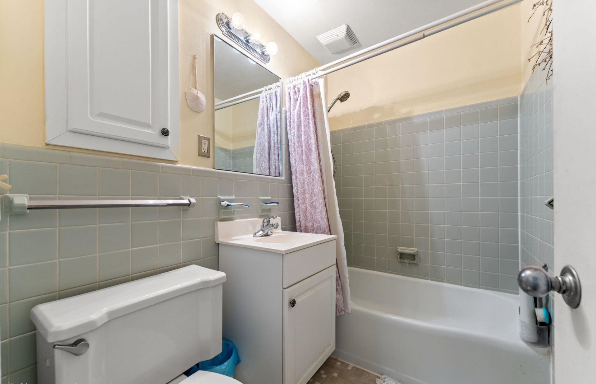 651 Redwood Ave. Photo 10