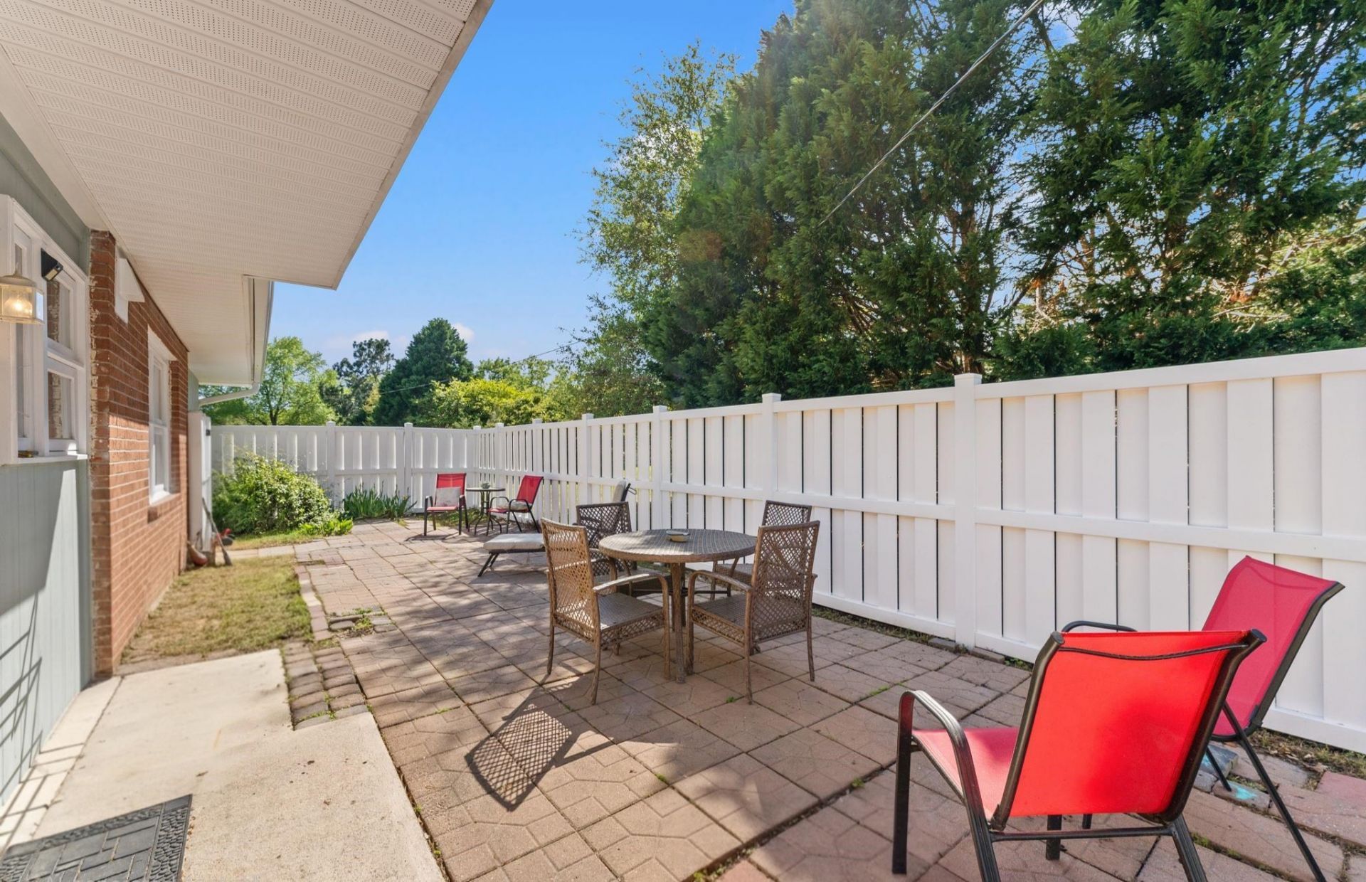 651 Redwood Ave. Photo 14