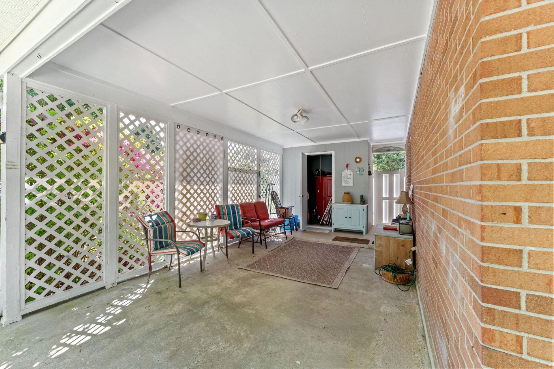 651 Redwood Ave. Photo 15