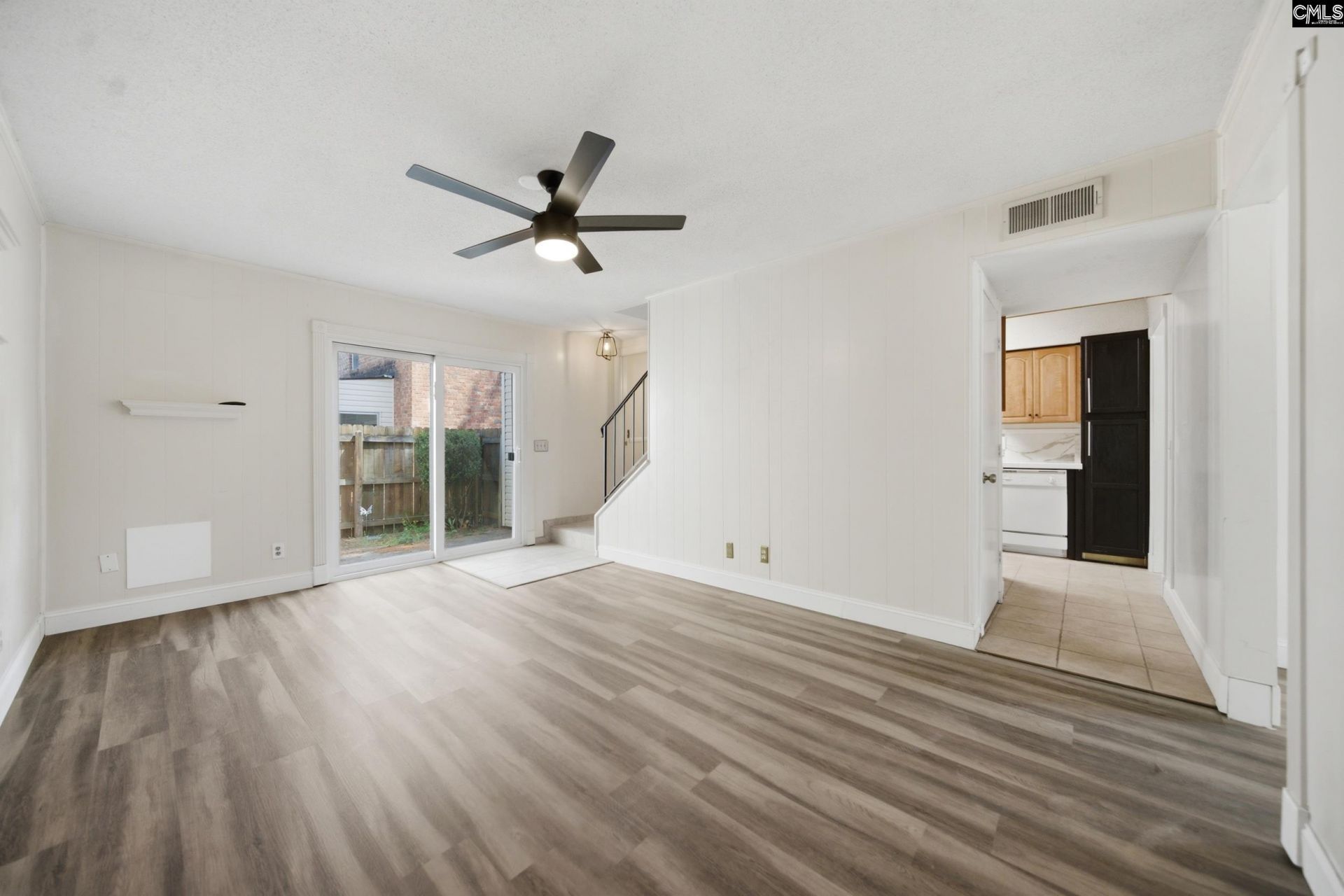 404 Wimbledon Court Photo 12